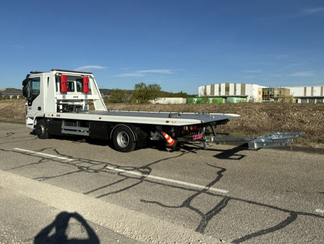atm_100_eurocargo_simple_cabine_02