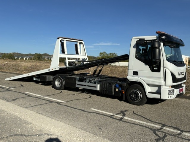 atm_100_eurocargo_simple_cabine_03